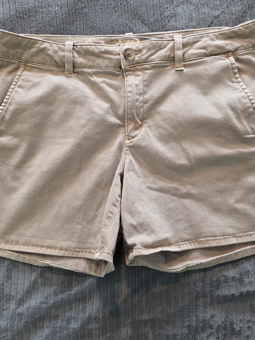 American Eagle Outfitters Super Stretch Twill Khaki Chino Shorts Tan Size 16